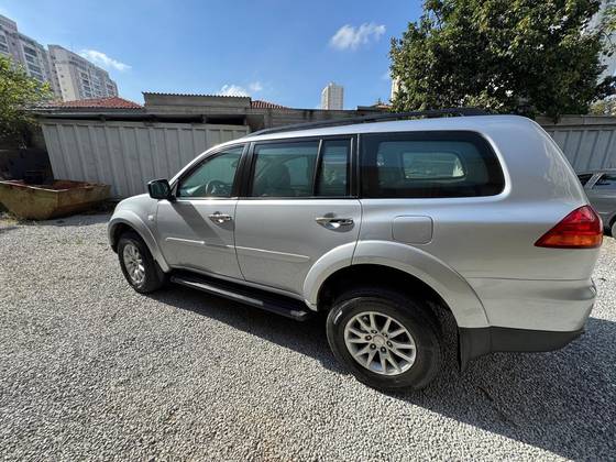 MITSUBISHI PAJERO DAKAR 3.2 HPE 4X4 7 LUGARES 16V TURBO INTERCOOLER DIESEL 4P AUTOMÁTICO